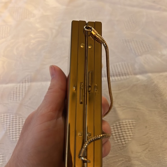 Vintage gold dance case clutch purse with lipstick holder, compact, clip, comb - Picture 12 of 16